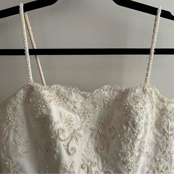 Wedding dress, removable under-skirt, Alfred Angelo, worn once, size 6 - Picture 13 of 15